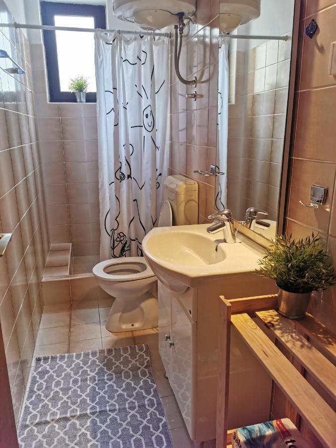 Apartments Lucia Паг Екстериор снимка